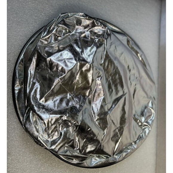 Fotodiox Pro Collapsible Background- 42”Round-Silver-gold-white-black w/16” tote - Picture 3 of 9